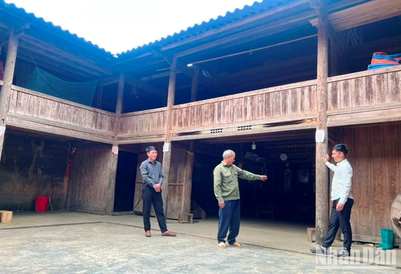 Sửa sang nhà cửa.