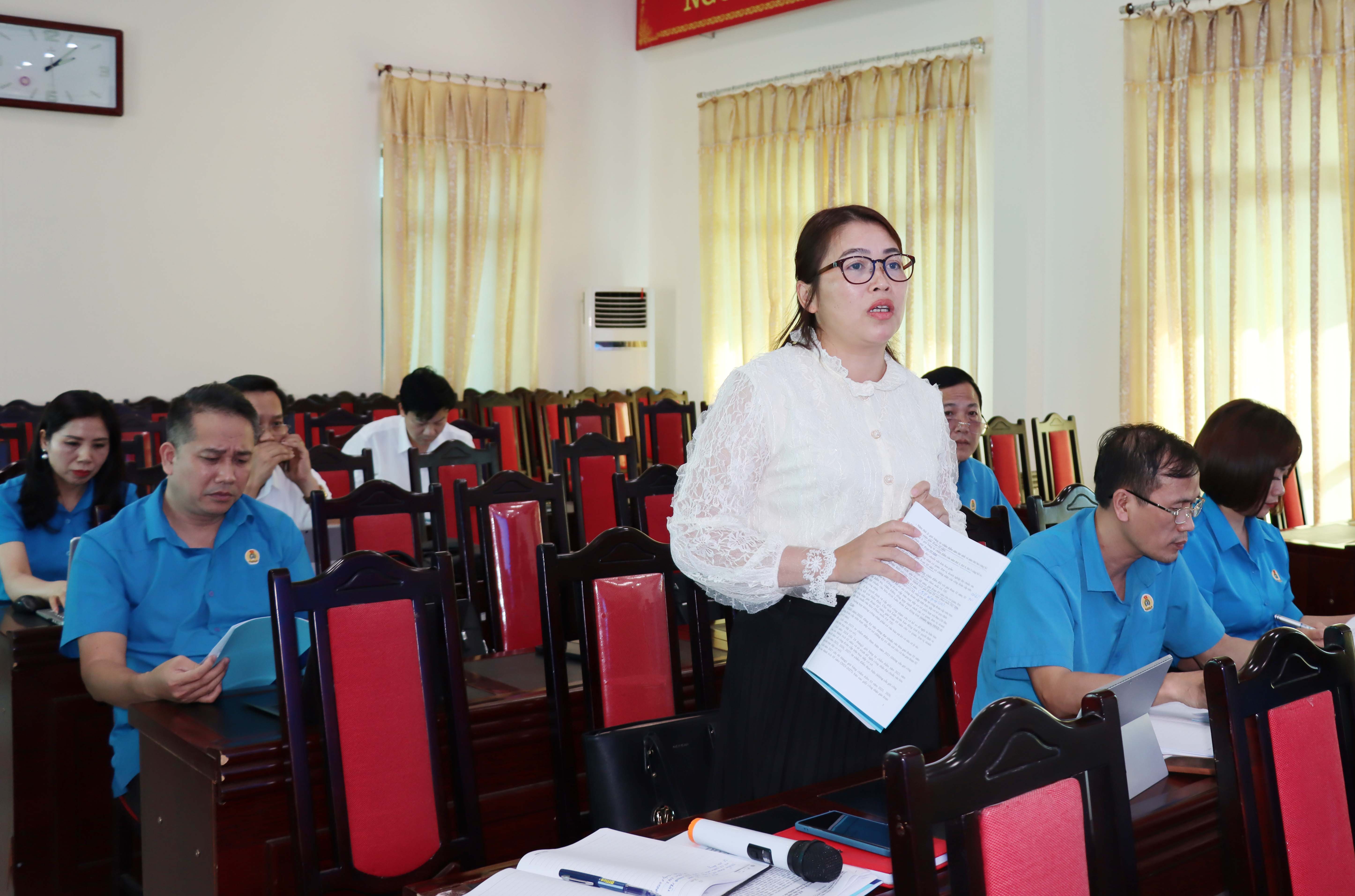Đại biểu dự hội nghị trao đổi về nội dung, nhiệm vụ triển khai phong trào. IMG_5337.JPG