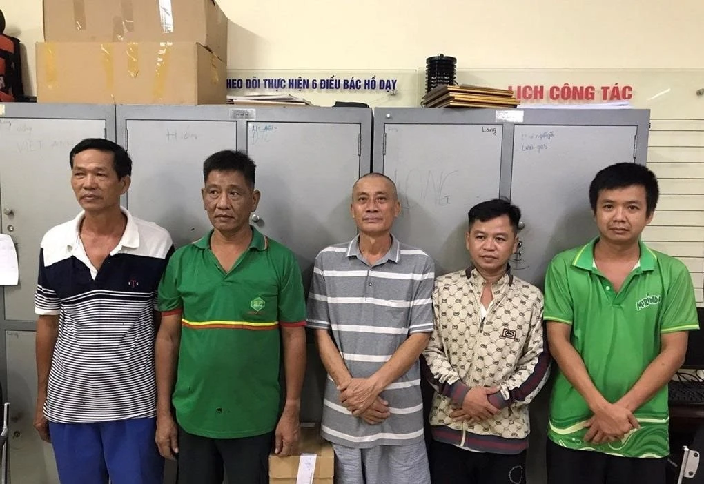 Các đối tượng bị bắt giữ tại cơ quan điều tra.