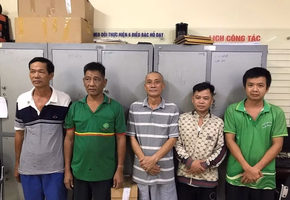 Các đối tượng bị bắt giữ tại cơ quan điều tra.