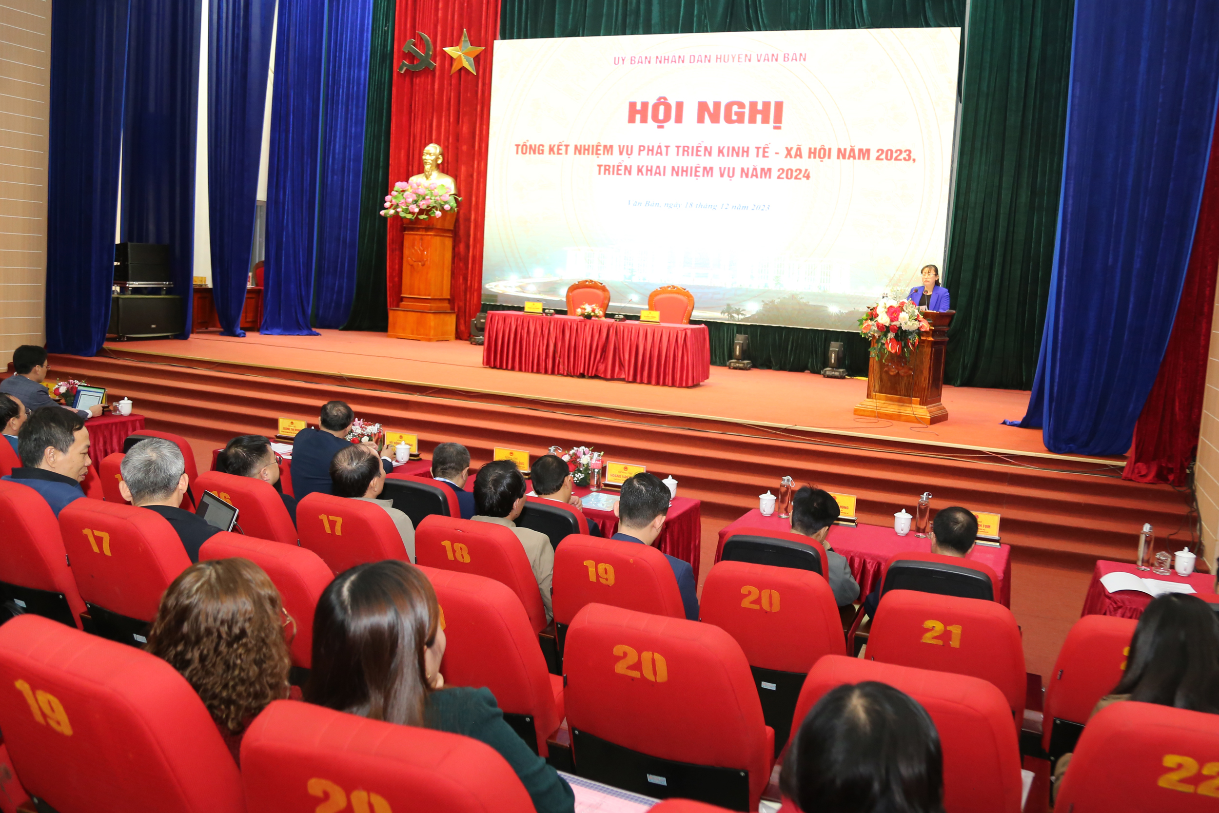 Quang cảnh hội nghị. 0096-9367.jpg