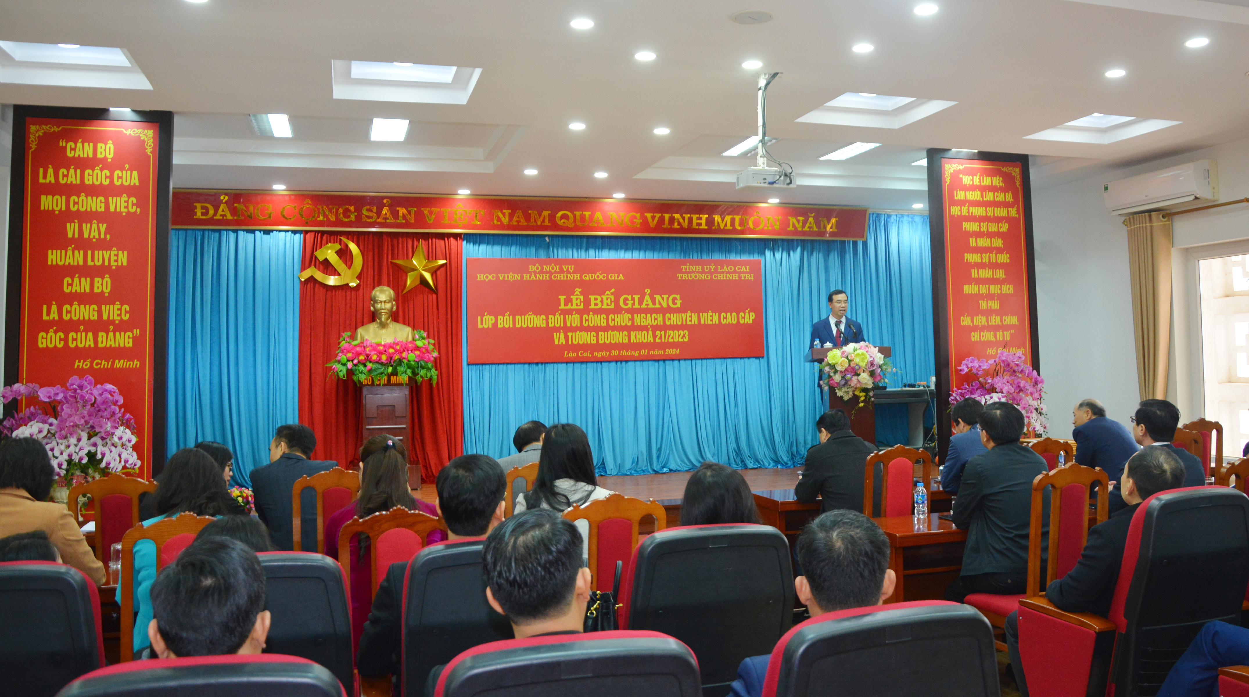 Quang cảnh buổi lễ. DSC_1588.JPG
