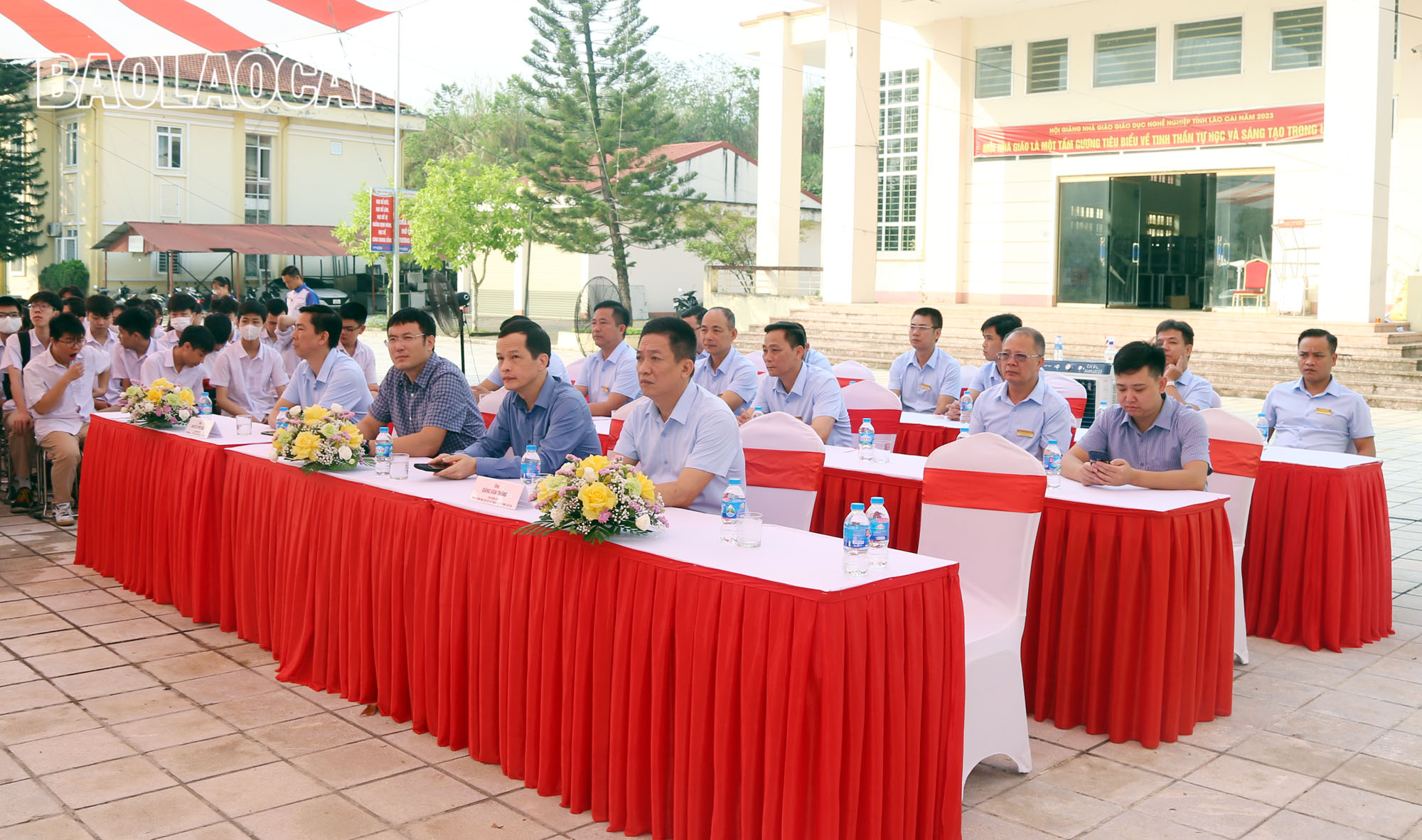 Các đại biểu tham dự chương trình. A1 (3).jpg