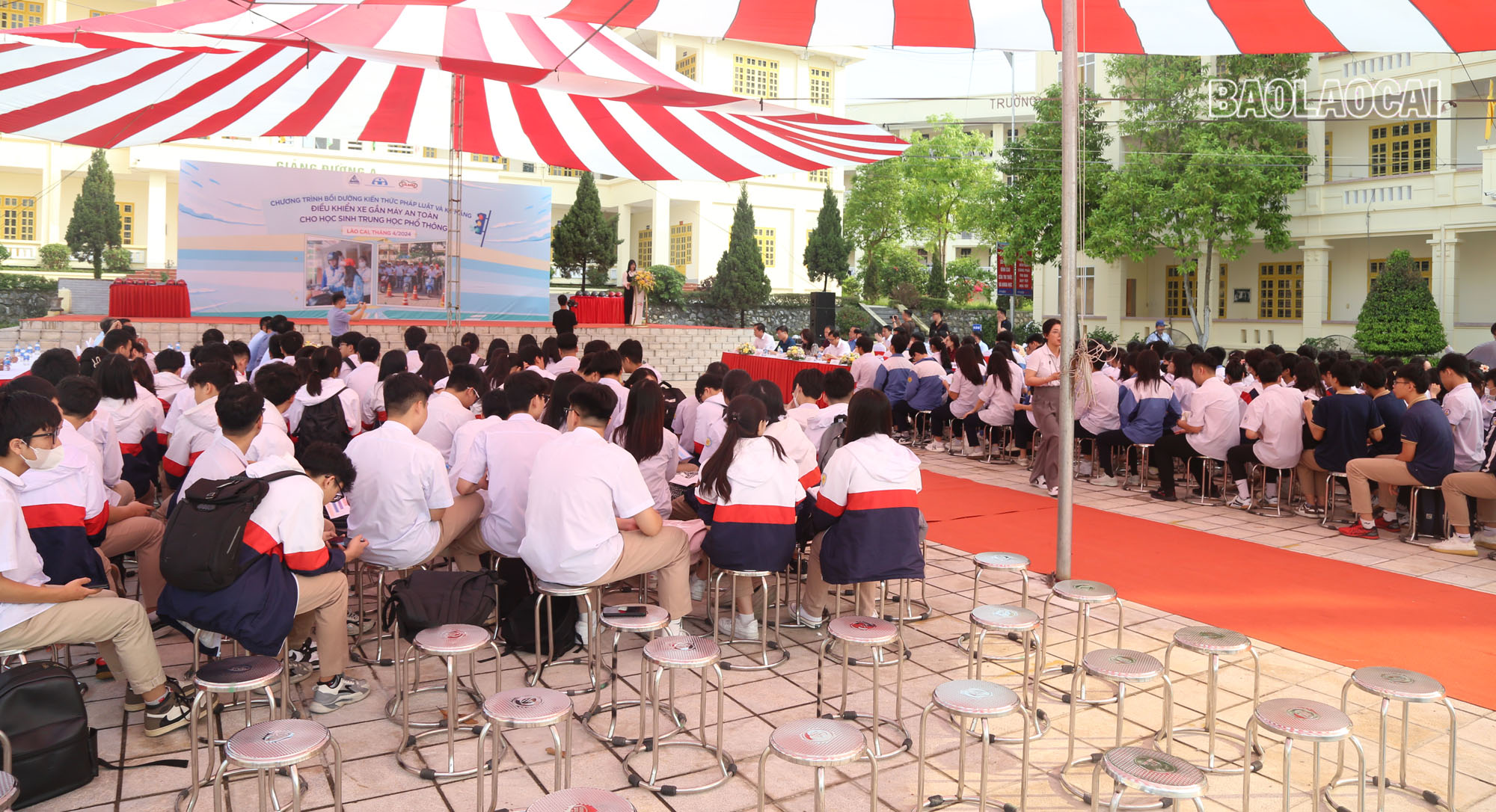 Quang cảnh chương trình. A1 (1).JPG