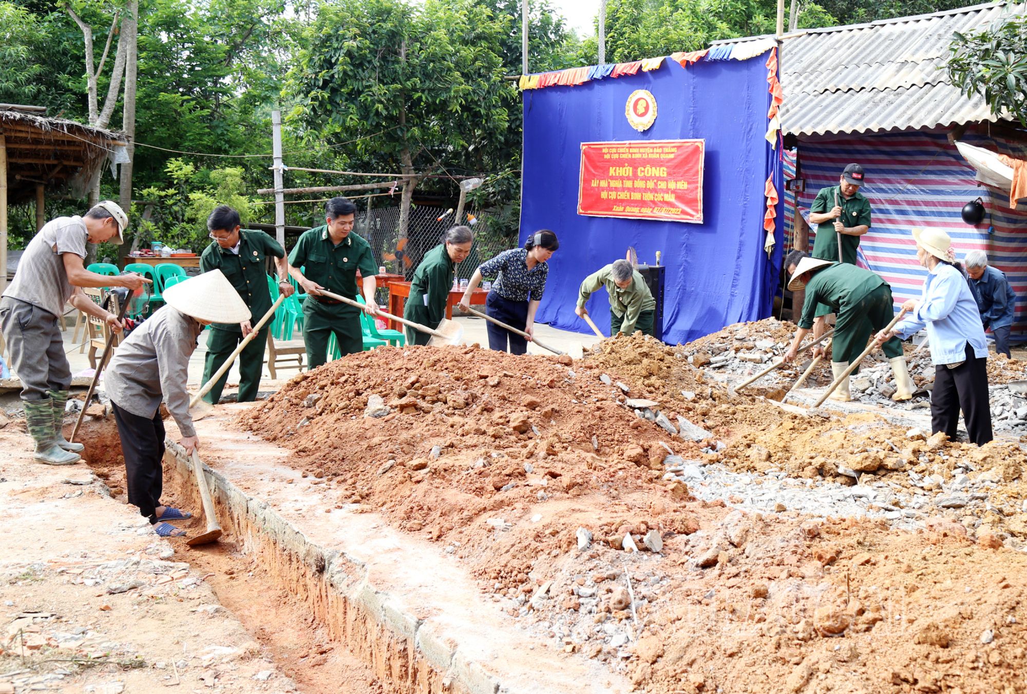 Nguồn Quỹ "Xóa nhà xuống cấp" của Hội Cựu chiến binh huyện Bảo Thắng đã giúp đỡ nhiều gia đình hội viên thêm nguồn kinh phí xây dựng nhà. 2967.jpg