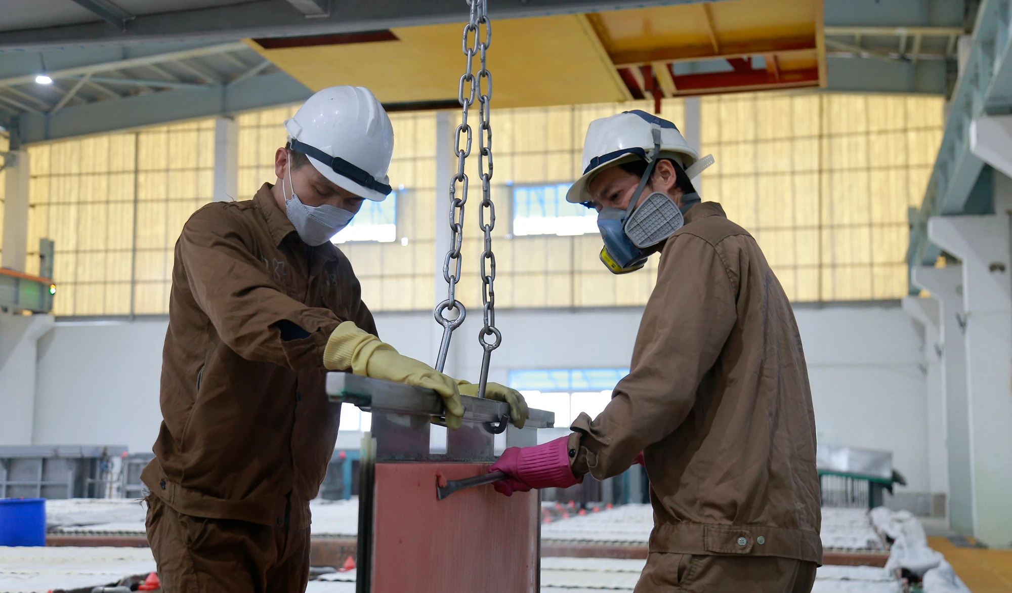 Sản xuất đồng cathode tại Nhà máy luyện đồng Bản Qua.JPG