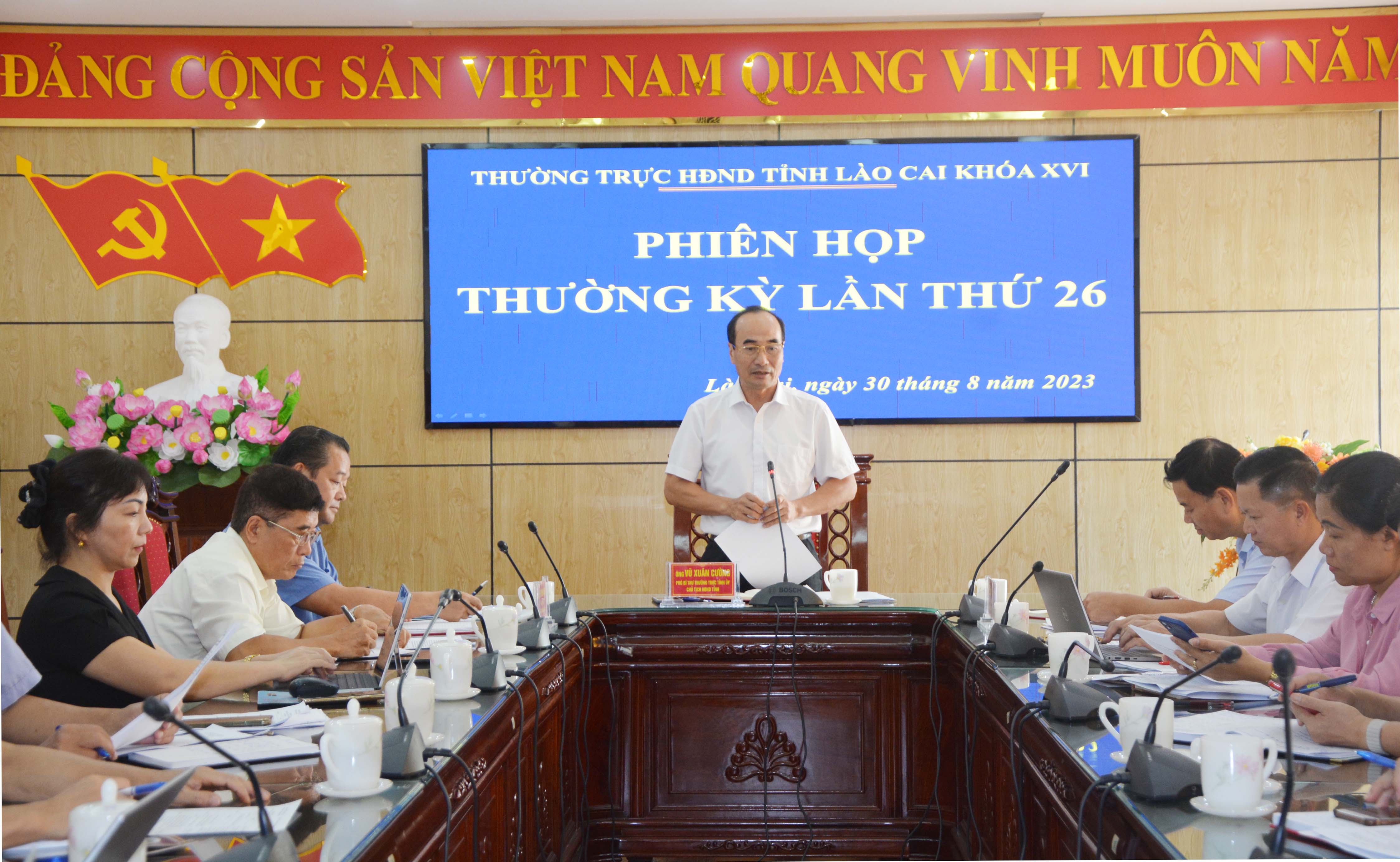 Đồng chí Vũ Xuân Cường, Phó Bí thư Thường trực Tỉnh ủy, Chủ tịch HĐND tỉnh phát biểu tại phiên họp. DSC_8942.JPG