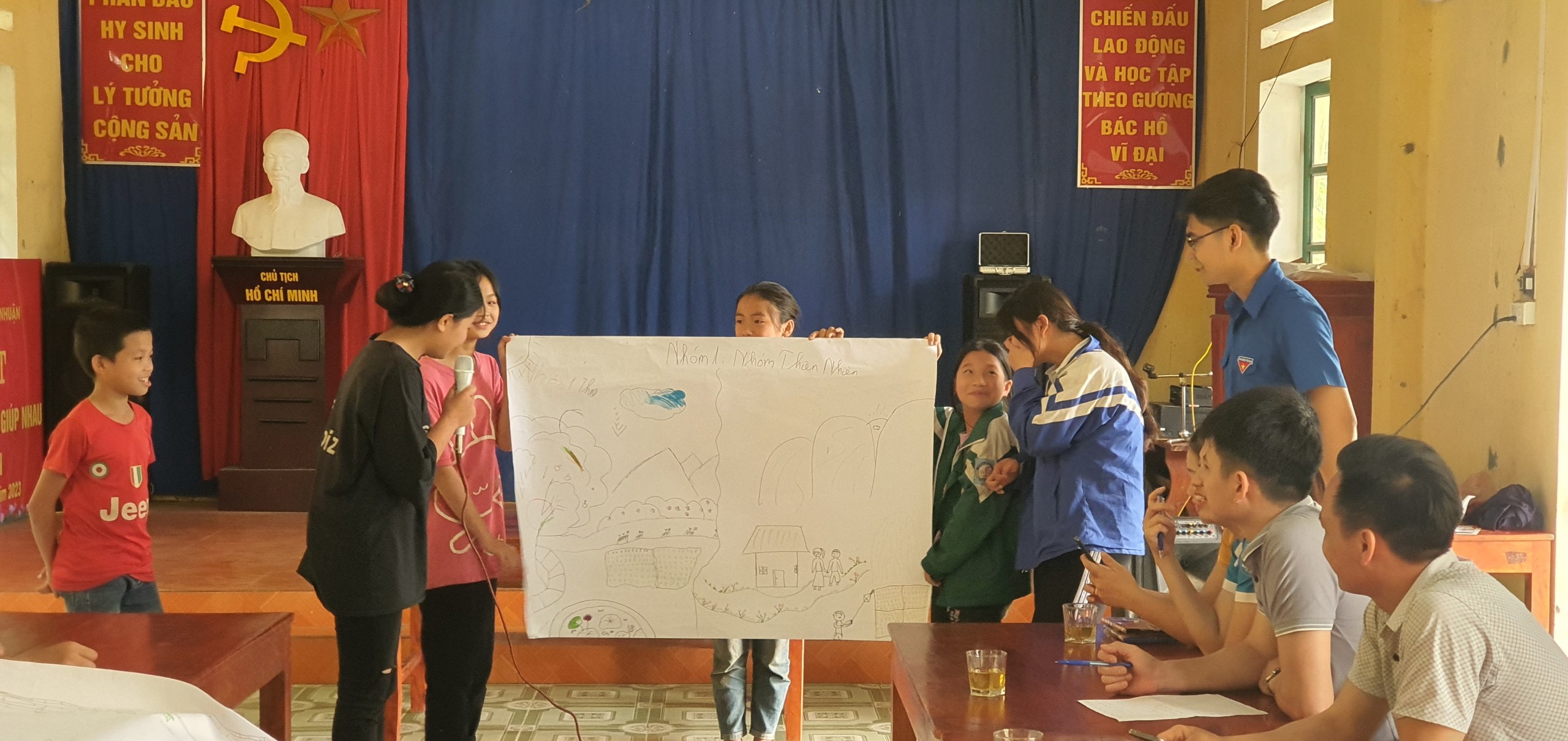 Hoạt động của câu lạc bộ được tổ chức với nhiều hình thức đa dạng, góp phần nâng cao hiệu quả công tác truyền thông về bình đẳng giới và bảo vệ trẻ em. 9ce6d669347ce622bf6d11.jpg