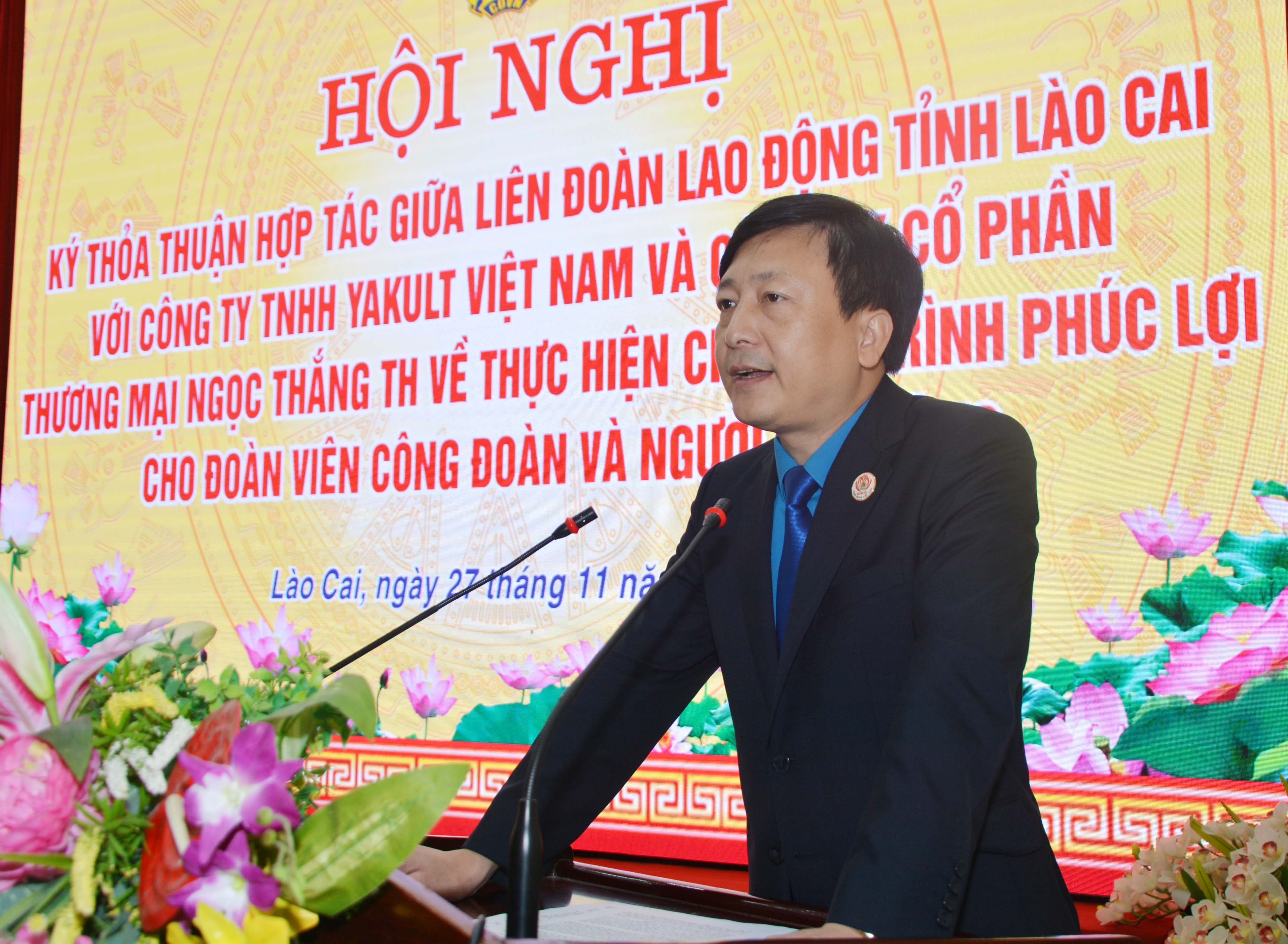 Chủ tịch Liên đoàn Lao động tỉnh Đặng Đình Chung phát biểu tại hội nghị. DSC_0435.JPG