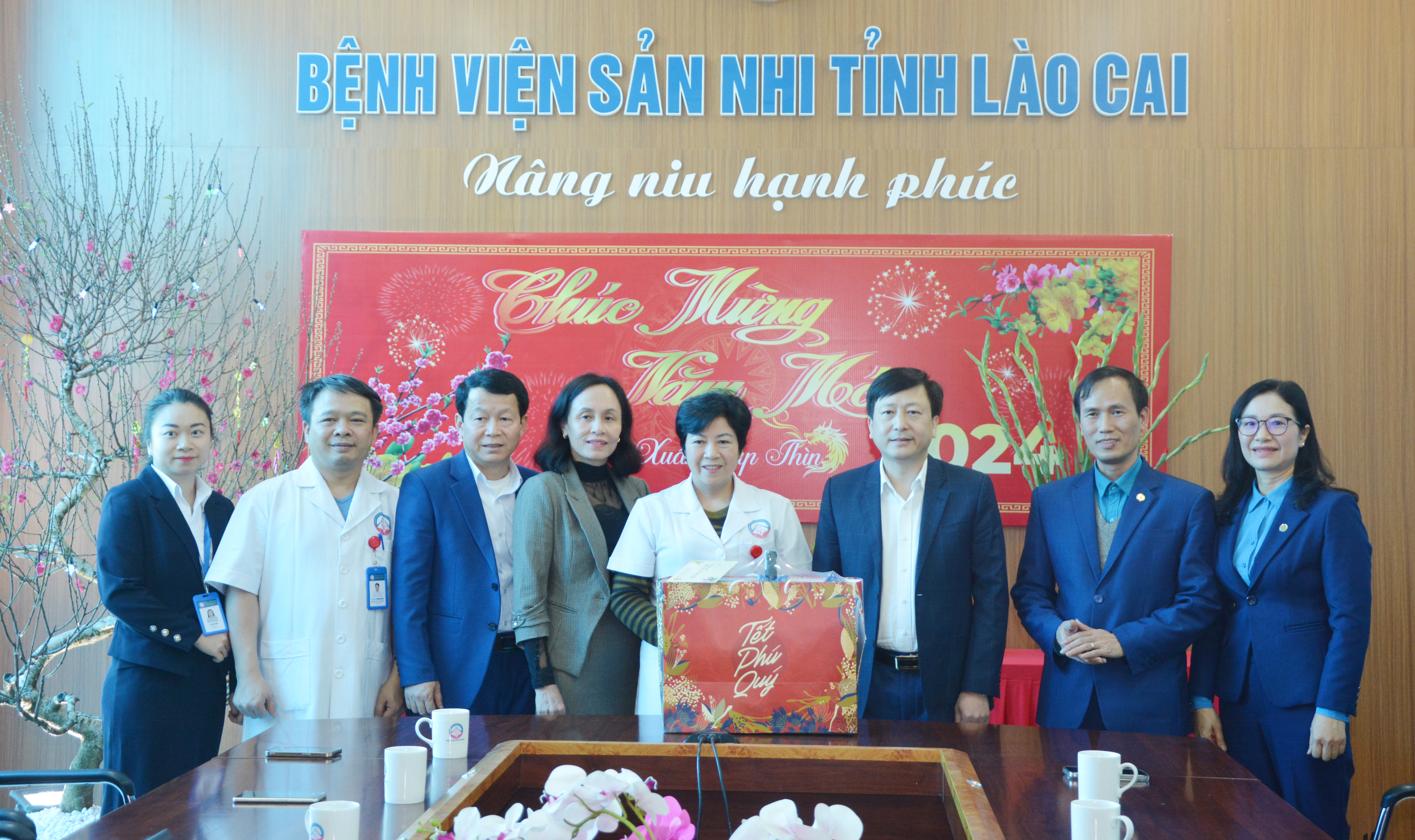 Đoàn tặng quà tết Bệnh viện Sản - Nhi Lào Cai. DSC_1683.JPG