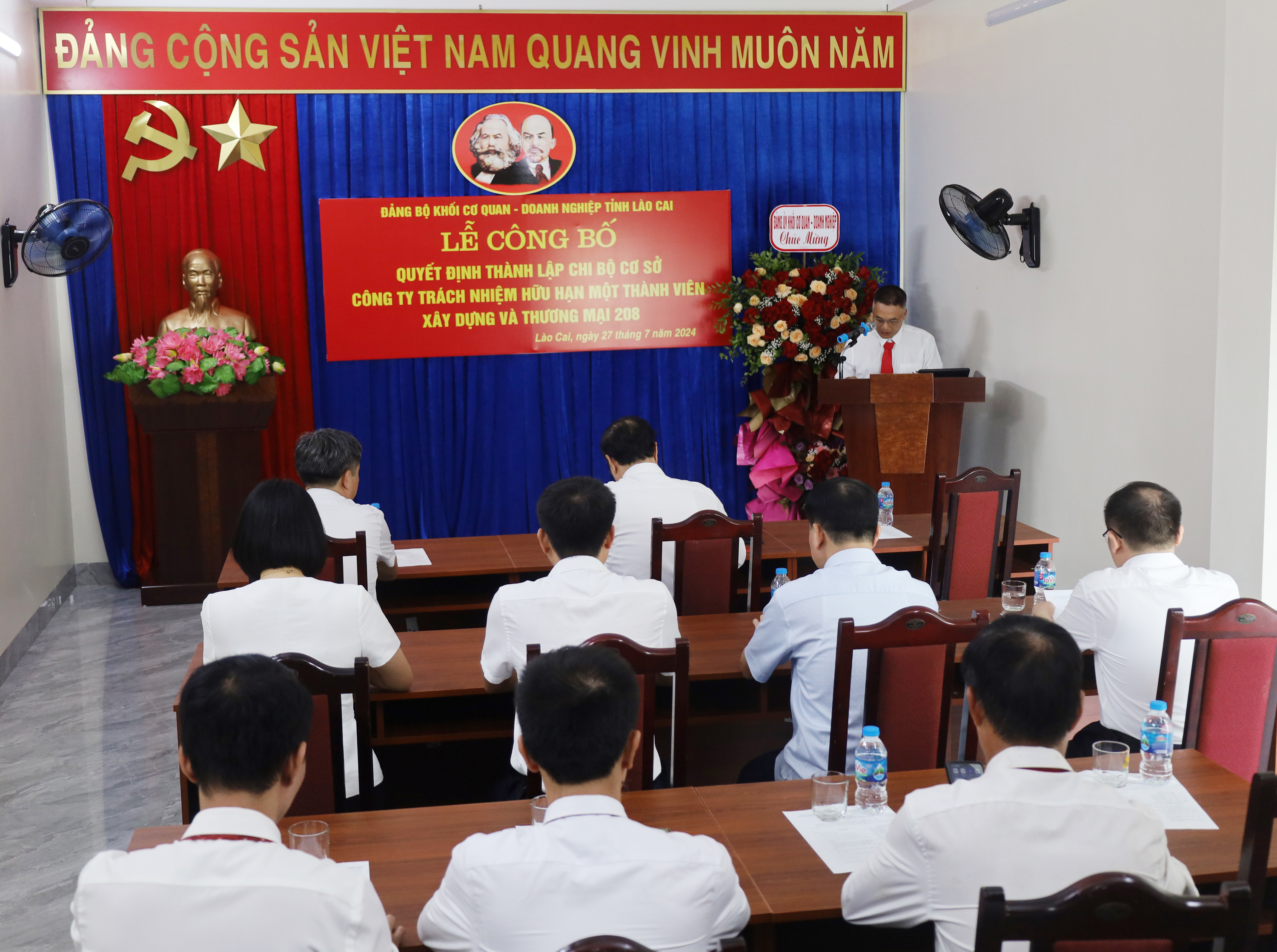 Quang cảnh buổi lễ. IMG_1797.JPG