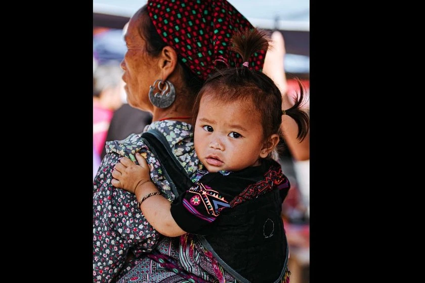 Phụ nữ và trẻ em thuộc nhóm yếu thế trong xã hội, dễ bị rủi ro và đối xử bất bình đẳng.