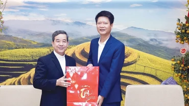 Giáo phận Hưng Hóa thăm, chúc Tết UBND tỉnh Lào Cai