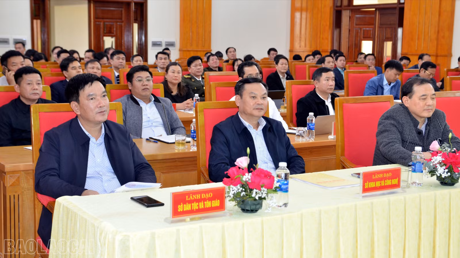 Các đại biểu dự hội nghị tổng kết ngành Nông nghiệp và Môi trường.