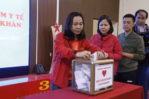 Phát động “Chiến dịch 72 giờ chung tay ủng hộ thẻ BHYT cho học sinh có hoàn cảnh khó khăn”