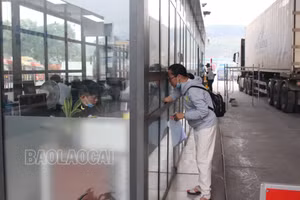 Bài 1: Tạo đột phá phục vụ xuất - nhập khẩu