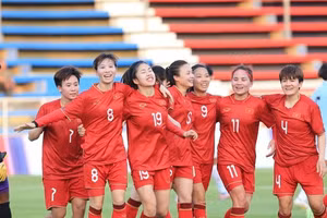 Tuyển nữ Việt Nam quyết giành vàng an ủi đội nam
