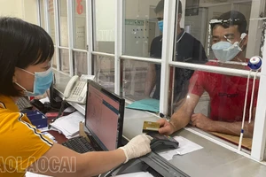 Người dân chỉ cần mang theo căn cước công dân gắn chíp để đăng ký khám, chữa bệnh