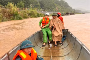 Bản Vược (Bát Xát): Khẩn trương tổ chức tìm kiếm 2 người bị lũ cuốn mất tích