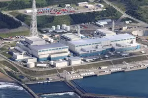 Sóng thần xuất hiện gần nhà máy điện hạt nhân lớn nhất thế giới ở Nhật Bản