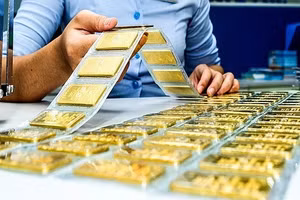Thủ tướng yêu cầu xử lý ngay tình trạng chênh lệch giá vàng miếng trong nước và quốc tế