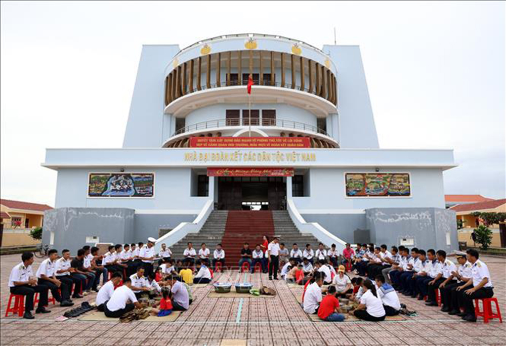 Quân dân ở Trường Sa thi gói bánh chưng đón Tết ảnh 6