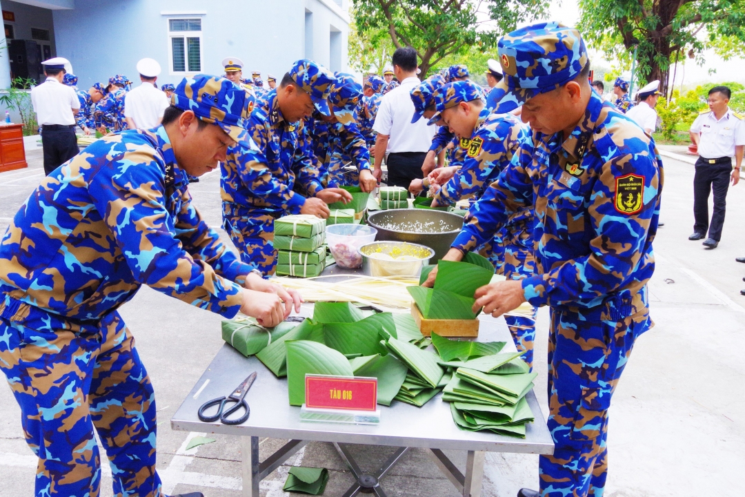 Sôi nổi hoạt động đón Tết ở các đơn vị quân đội, kiểm ngư ảnh 15 Sôi nổi hoạt động đón Tết ở các đơn vị quân đội, kiểm ngư ảnh 15