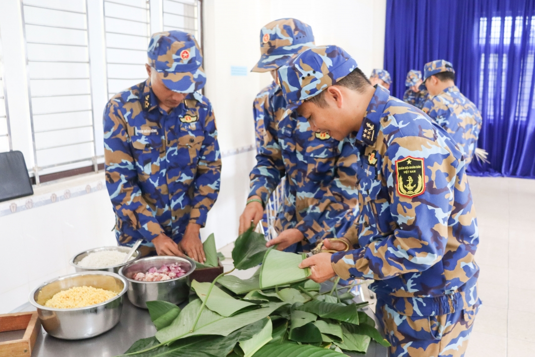 Sôi nổi hoạt động đón Tết ở các đơn vị quân đội, kiểm ngư ảnh 6 Sôi nổi hoạt động đón Tết ở các đơn vị quân đội, kiểm ngư ảnh 6