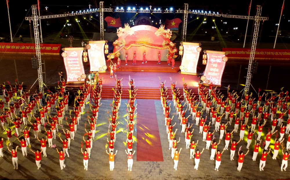 Thành phố Yên Bái sôi động chương trình Vũ điệu xuân 2024 ảnh 5 Thành phố Yên Bái sôi động chương trình Vũ điệu xuân 2024 ảnh 5