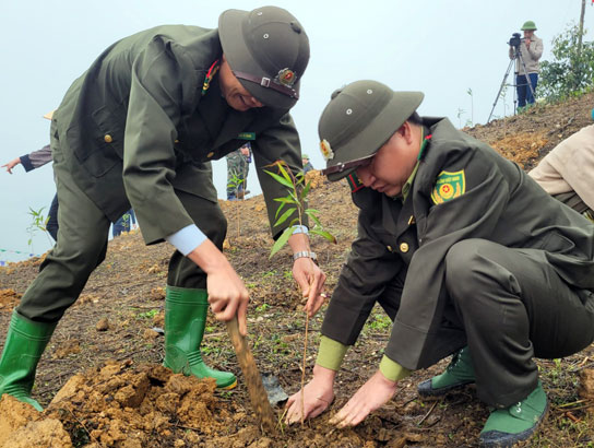 Chủ tịch UBND tỉnh Trần Huy Tuấn tham gia "Ngày thứ Bảy cùng dân" tại xã Hán Đà (Yên Bình) ảnh 3 Chủ tịch UBND tỉnh Trần Huy Tuấn tham gia "Ngày thứ Bảy cùng dân" tại xã Hán Đà (Yên Bình) ảnh 3