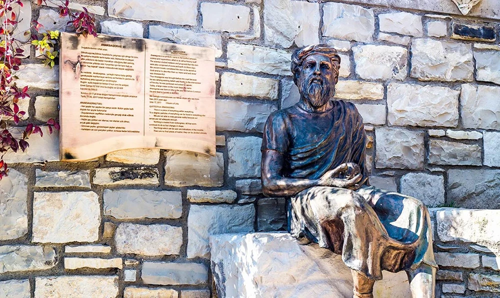 Cuộc đời bi kịch của triết gia bị kết án tử vì lý giải nhật thực, nguyệt thực ảnh 1