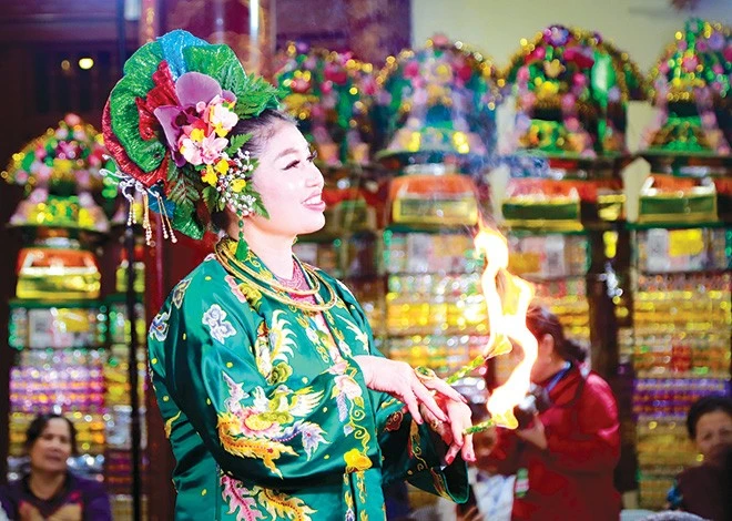 Đặc sắc tục thờ Mẫu ảnh 1