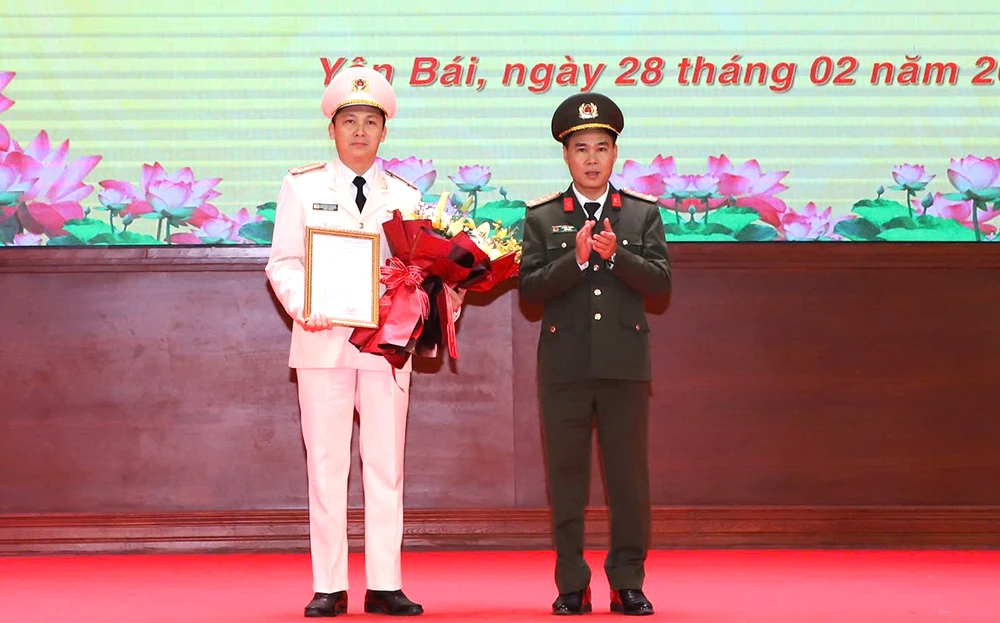 Yên Bái công bố Quyết định của Bộ Công an về công tác tổ chức, cán bộ ảnh 1
