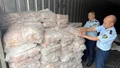 Thu giữ hơn 1,5 tấn chân gà không rõ nguồn gốc