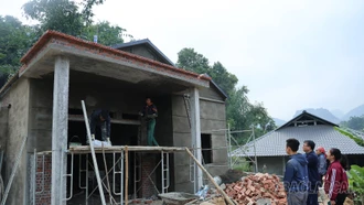 Xã Dương Quỳ dồn lực đẩy nhanh tiến độ làm nhà cho người dân vùng lũ
