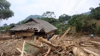 Xã Dương Quỳ khẩn trương khắc phục hậu quả hoàn lưu bão số 10, sẵn sàng ứng phó bão số 11