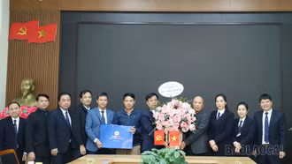 Công ty Điện lực Lào Cai tri ân khách hàng tại Khu Công nghiệp Tằng Loỏng