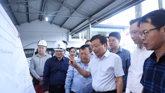 Thứ trưởng Bộ Xây dựng Nguyễn Danh Huy khảo sát hướng tuyến Dự án đường sắt Lào Cai - Hà Nội - Hải Phòng