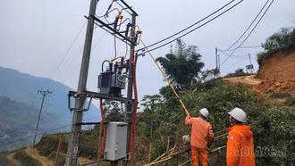 Đưa điện về Sín Chải