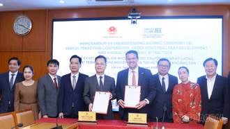 UBND tỉnh ký kết biên bản ghi nhớ hợp tác với các doanh nghiệp