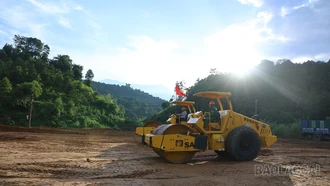 Trên những công trình không nghỉ lễ