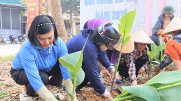 Hội Liên hiệp Phụ nữ xã Lục Yên triển khai mô hình “Dân vận khéo - hàng rào xanh”