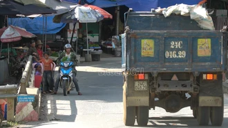 Tiềm ẩn nguy cơ mất an toàn giao thông tại cầu Làng Phàng, Quốc lộ 70