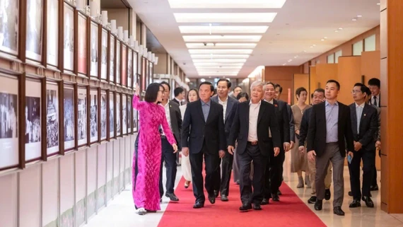 Triển lãm "80 năm Quốc hội Việt Nam đồng hành cùng dân tộc"