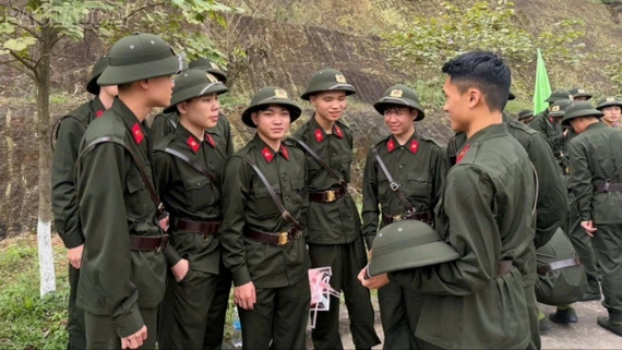 Ngày đầu quân ngũ