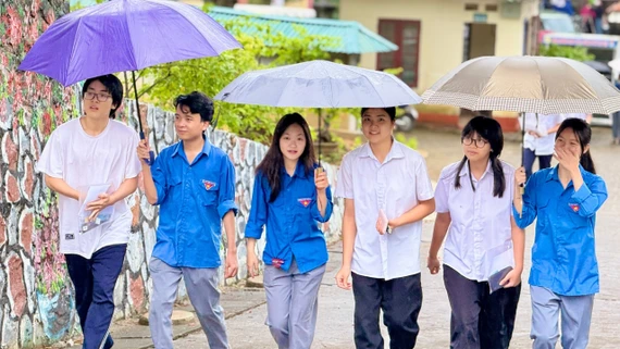 Hoàn thành ngày thi đầu tiên kỳ thi tuyển sinh vào lớp 10 THPT