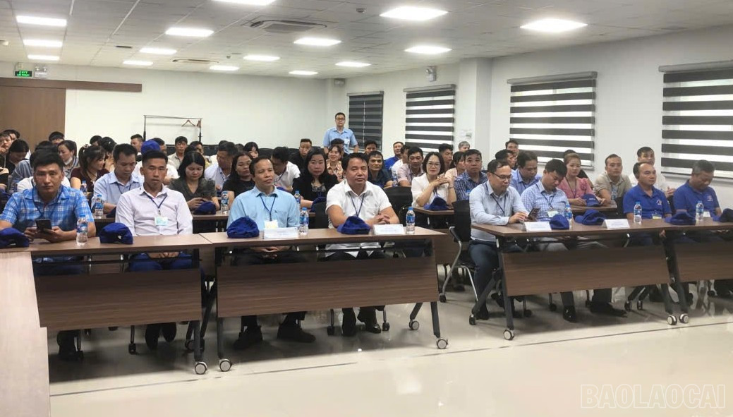 Quang cảnh buổi làm việc. baolaocai-br_chi-299-3.jpg
