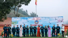 “Thắm tình quân dân” trong Chương trình “Xuân canh trời” của Trung đoàn 293