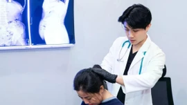 Cột sống Gen Z: Hệ lụy từ thói quen ngồi lâu