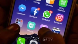 Pháp cân nhắc siết chặt quản lý mạng xã hội để bảo vệ trẻ vị thành niên